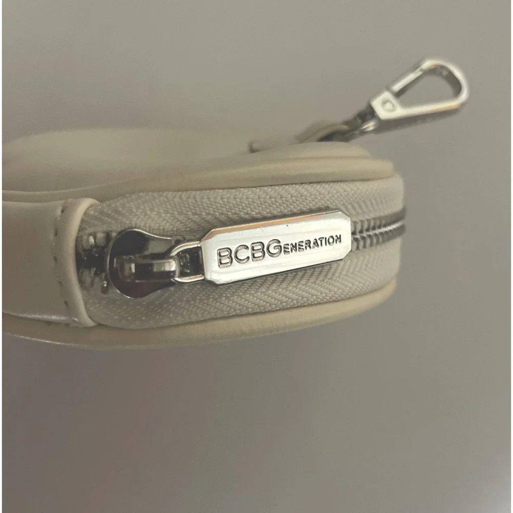 BCBGeneration Earbuds Case Charging Cables Headphones Pouch Clip Zip Chic Posh